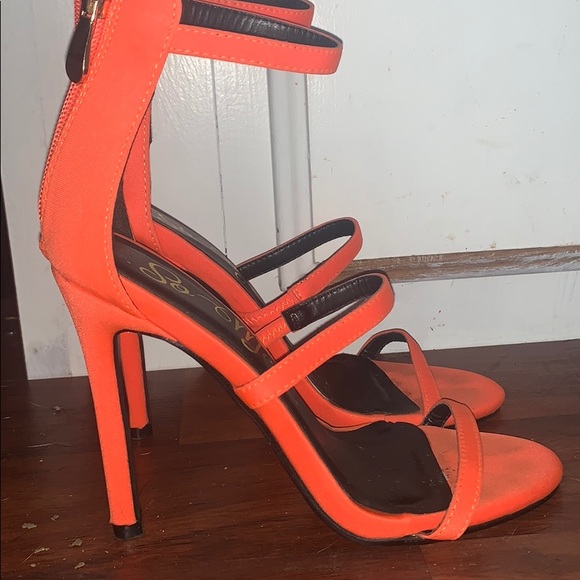 Fashionova Heels - Picture 2 of 2